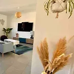 Maison De Calme Lumineuse Proche Gare Holiday home *